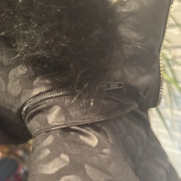 Michael Kors Black Quilted Women's Vest - Picture 8 of 11